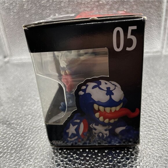 Funko Minis – Captain America #05 / Marvel Venom Bobble-Head Figure - Picture 2 of 4